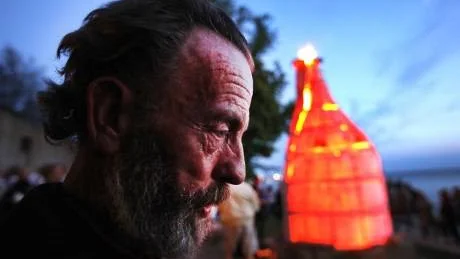 Staffan Laurin, konstnär i Atlingbo, är en av initiativtagarna till Nyteks utvecklingsprojekt som i söndags kväll fick se resultatet av allt arbete.foto: tommy söderlund