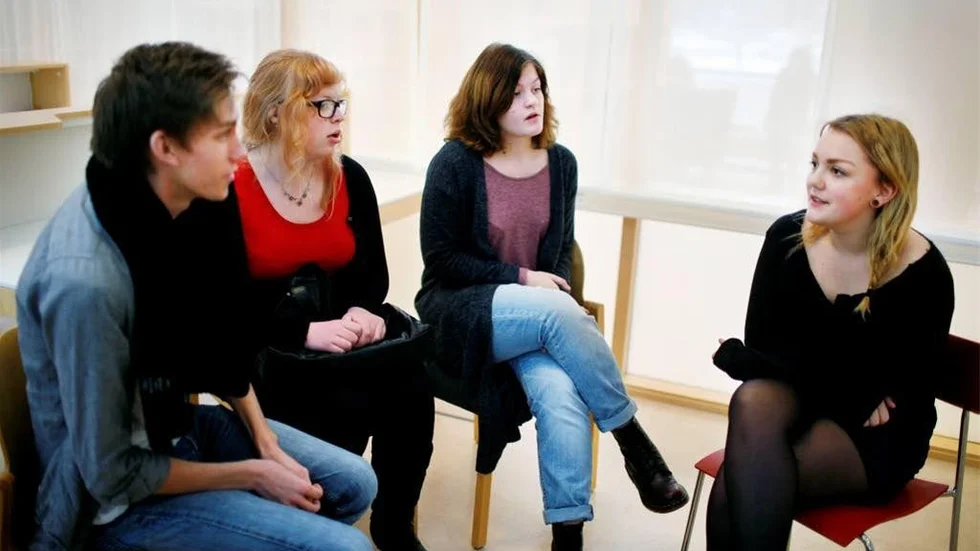 Diskussion. Alexander Hage, Frida Rosvall, Olivia Steinbüchel, och Emmi Björkman diskuterade internetmobbning.