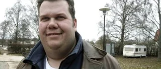Äldre par tvingat att bo utan värme
