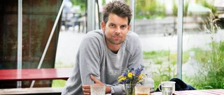 Efter kritiken – Alex Schulman tar bort inslaget