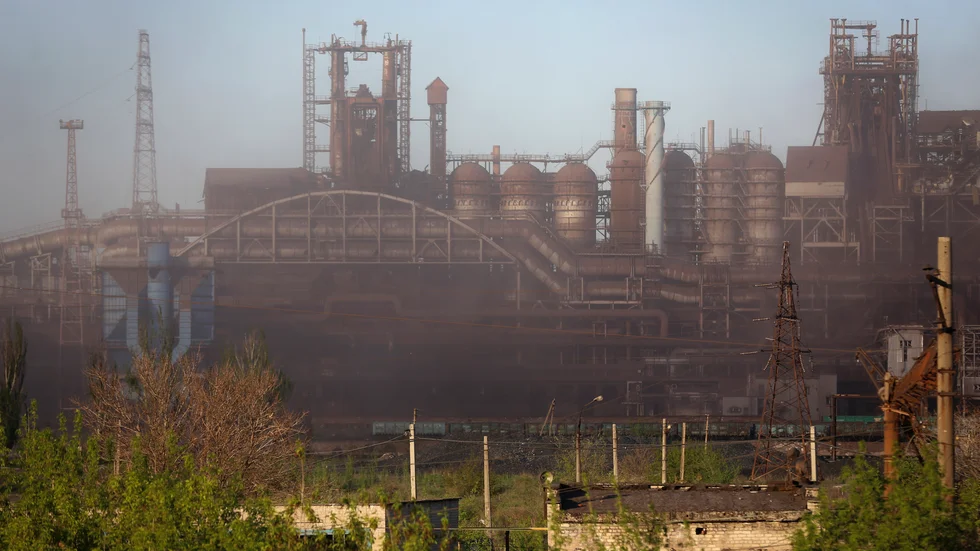 De ukrainska försvararna i stålverket Azovstal i Mariupol har i flera veckor fått utstå ryska bombningar och stormningsförsök. Arkivbild.