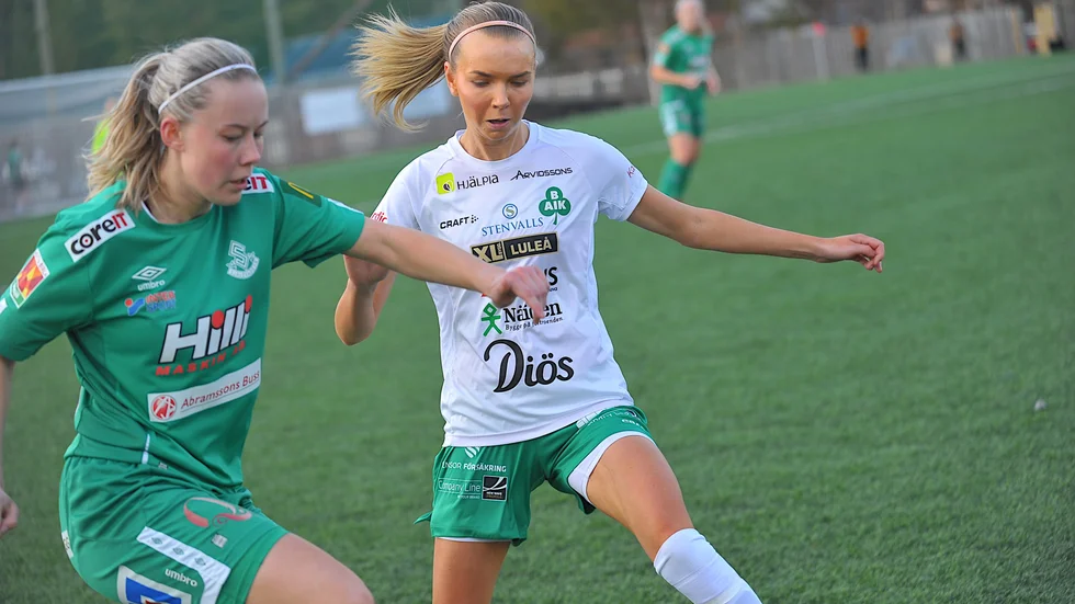 Amanda Karlsson har gjort fyra mål på de inledande tre matcherna och Bergnäset leder division 2.