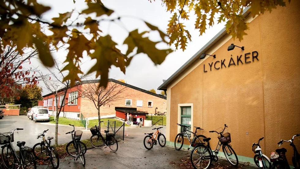 Lyckåkerskolan byggdes 1964, och fungerade då som en skola för årskurs 1-3.