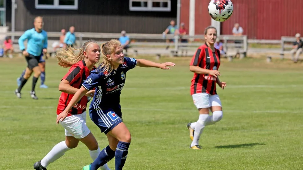 Ebba Ronqvist, P18 i kamp mot en BP-spelare.