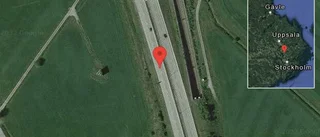 En lastbil och en personbil i olycka på E4