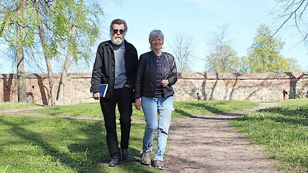 Det behöver tas ett helhetsgrepp om äldreomsorgen i kommunen menar Dag Källman och Gun Möller, Vänsterpartiet i Vadstena.