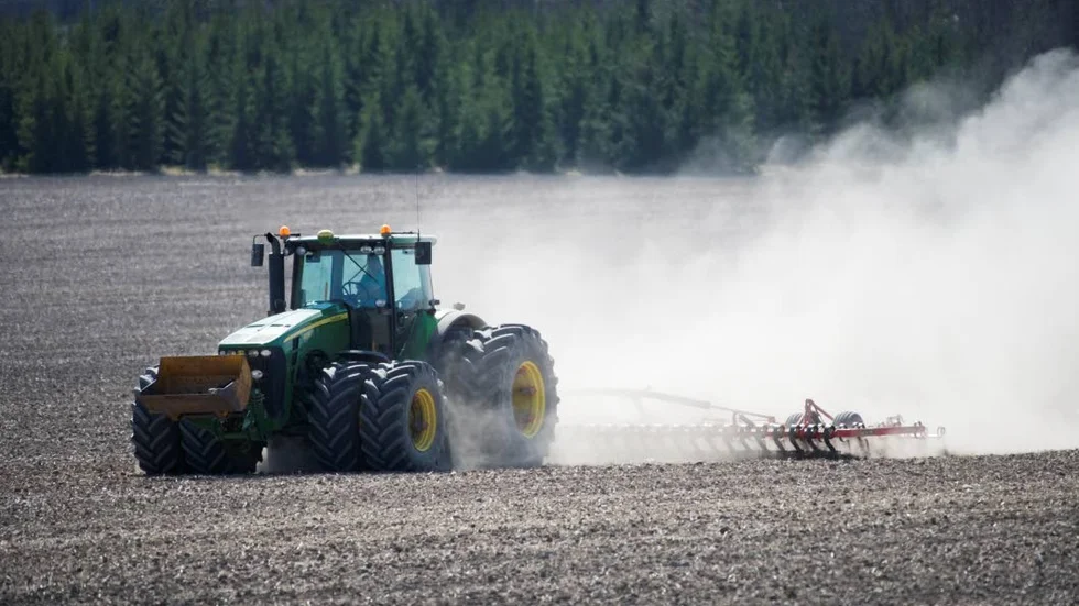 Regelverk. Eftersom avloppsslammet inte får användas på åkrar där grödor som ska användas i livsmedelsindustrin, kommer det att vara ytterst få lantbrukare som kan utnyttja regionens gödselerbjudande.