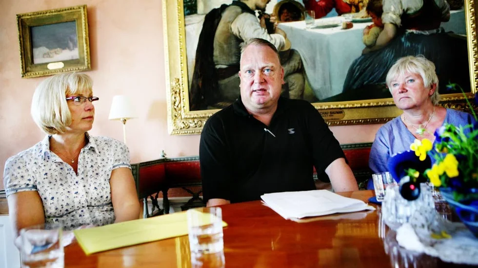 Almedalsveckan 2009. Dåvarande generaldirektören Mikael Odenberg berättar att Gotlands elförsörjning ska tryggas med en tredje elkabel. Eva Nypelius och Marianne Samuelsson var med på pressträffen.