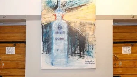 Absolut Lighthouse. Pehr Hasselrot har gått igenom samtliga Axelmans verk och i samråd med konstnären gjort ett urval.