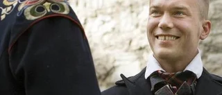 Skall kyrkan viga även samkönade par?