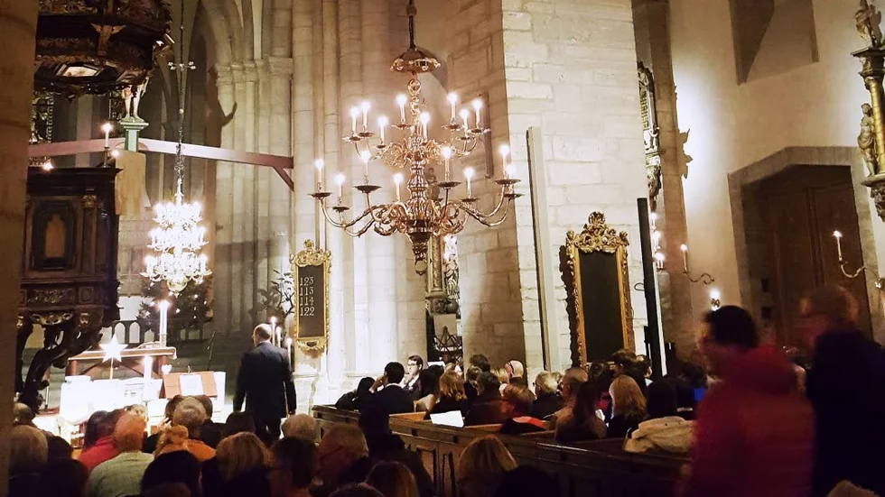Under midnattsgudstjänsten i Visby domkyrka gick kollekten till Birkagårdens verksamhet.