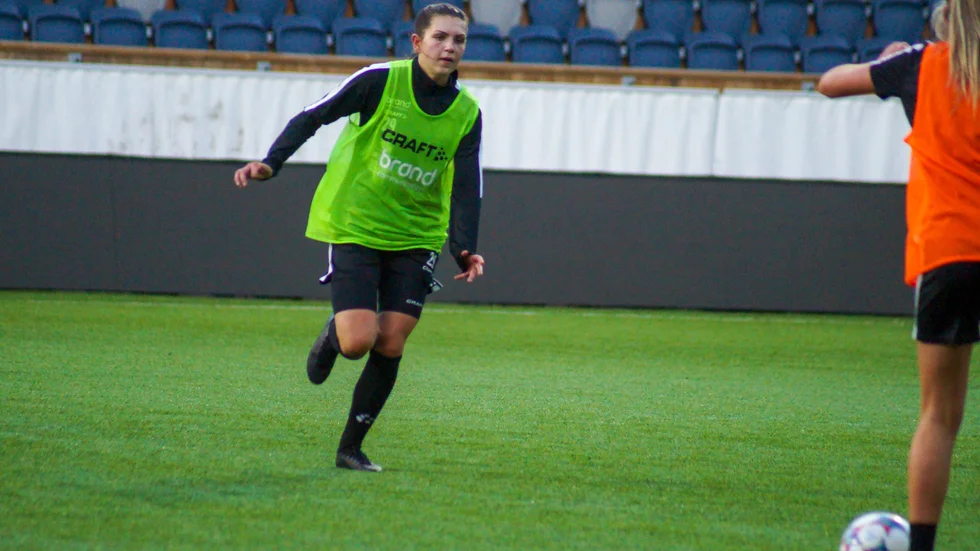 Clara Leffler under en träning med Uppsala.