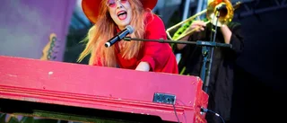 Recension: Miss Li gör tivoli-musik