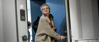 Knäpptyst i rätten när filmen av plågat lodjur visas