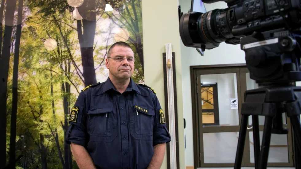 Polisens områdeschef i Luleå säger att mörkret, blandat med en gammal bild på sökmotor- och karttjänsten Google, bidrog till misstaget.