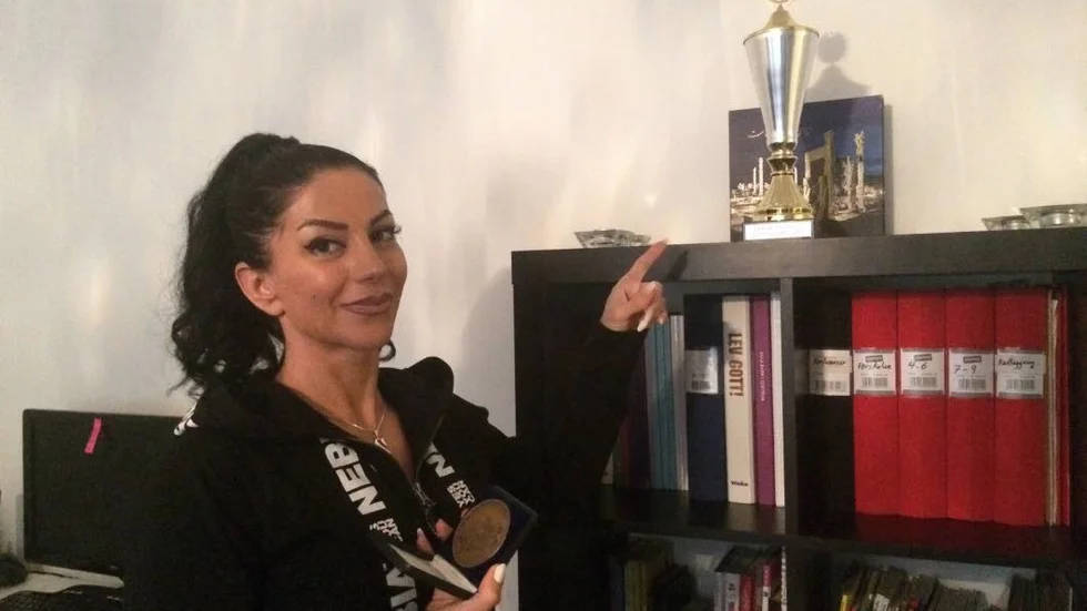 Bikinifitness. Soraya Nikookar brinner för träning och livsstil.