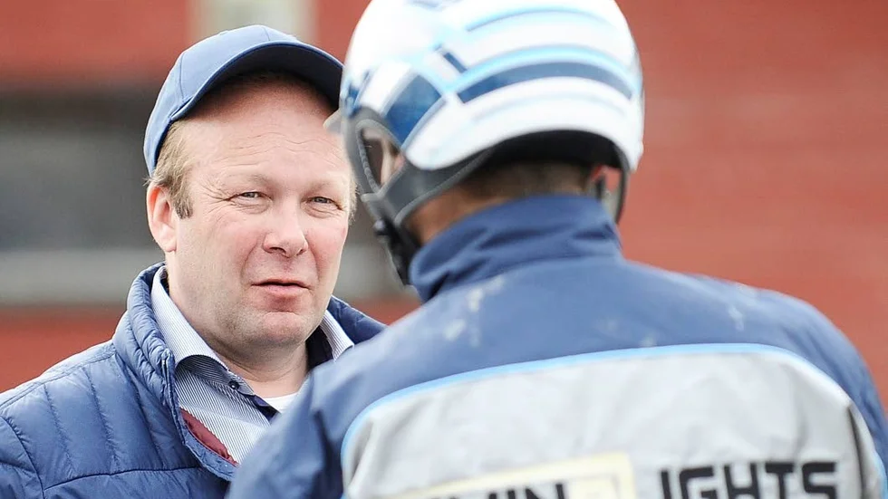 Besviken. Petri Salmela är nedstämd efter att ha missat anmälningen till Svenskt travderby.