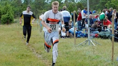 Etappsegrare. Erik Pettersson vann gårdagens etapp i tredagars och har lite drygt en minut att ta in på ledare Markus Martinelle. Foto: INGRID NORRBY