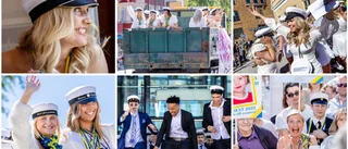 Bildextra: Nu är det hopp och lek för alla lyckliga studenter 