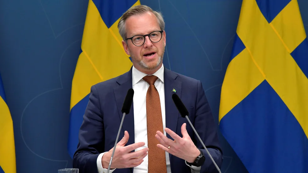 Tillbaks till en ordnad budgetprocess, finansminister Mikael Damberg (S) vill nu komma överens med partierna om stopp för utsvävningar utanför budgeten