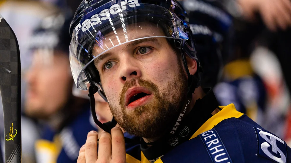 Axel Holmström gjorde två assist i första omgången av SM-liiga. Han är inne på sin andra säsong i Vasa Sport.