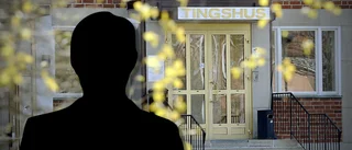 Dunkade sin sambos huvud i väggen och slog henne i ansiktet – Skelleftebo döms för misshandel
