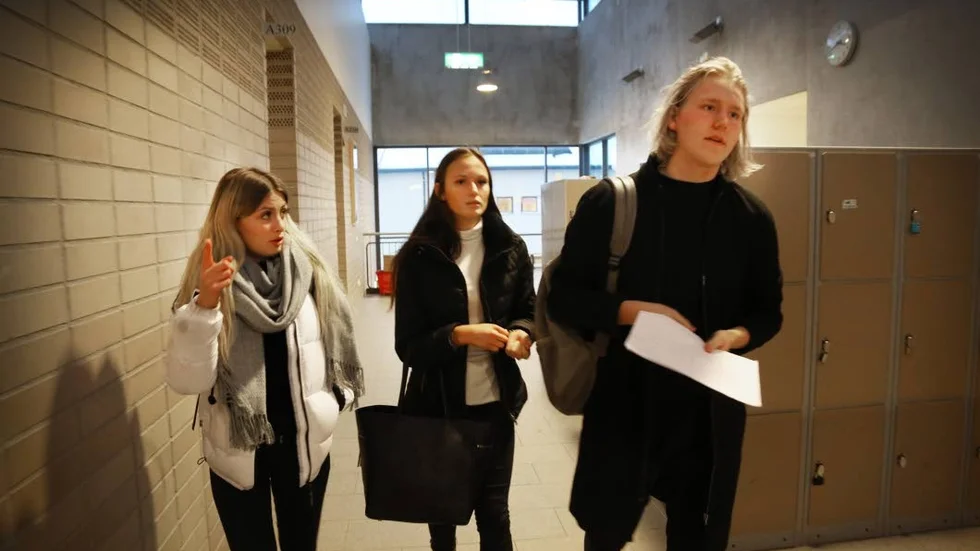 Machokultur. Enligt Fanny, Maja och Konrad ligger ett stort problem i machokulturen. "Enligt mig är det manligt att kunna ta ett nej", säger Fanny.