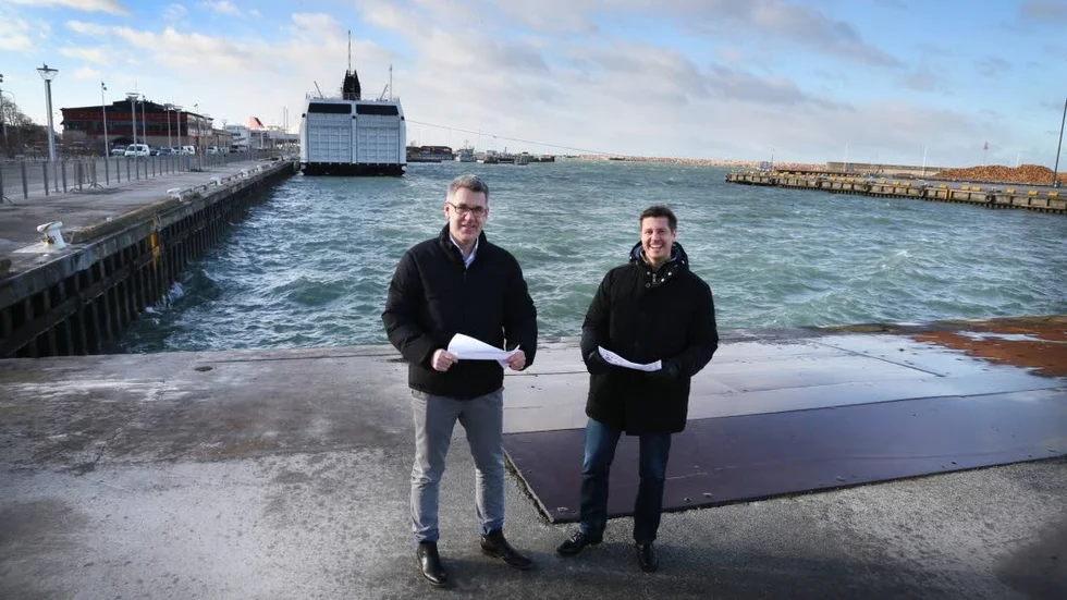 Dyrt. Gotlandsbåtens vd Ralph Axelson tillsammans med presschefen Ola Mattsson. Enligt jämförelser som GA gjort är Gotlandsbåten endast billigare än sin konkurrent i två utav nio fall.
