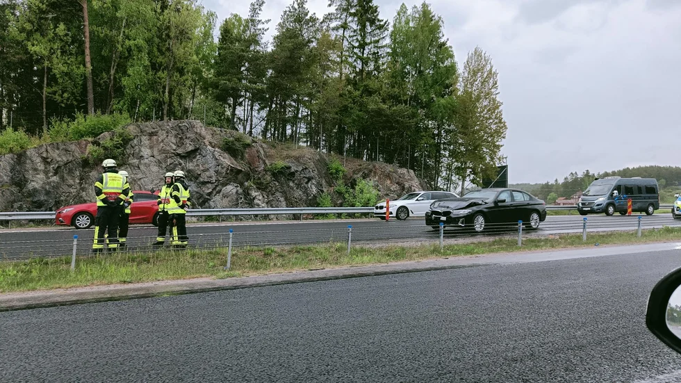 Fyra bilar var inblandade i olyckan.