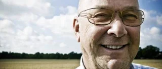 Nu lämnar han fabriken