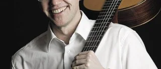 Ljuv gitarr i Nicolai ruin