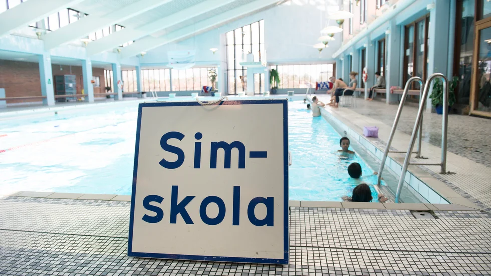 Att bygga en simhall i Storvreta skulle vara att värna om landsbygden, skriver Lasse Göransson.