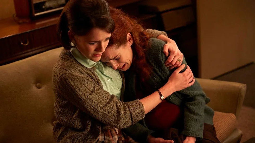 "Barnmorskan i East End" finns i SVT-Play.