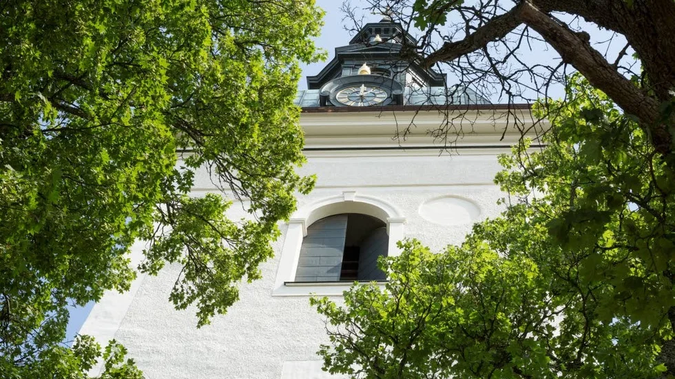 Den såkallade "Kyrkohotaren" skickade skriftliga hot om att bränna ner Västra Vingåkers kyrka.