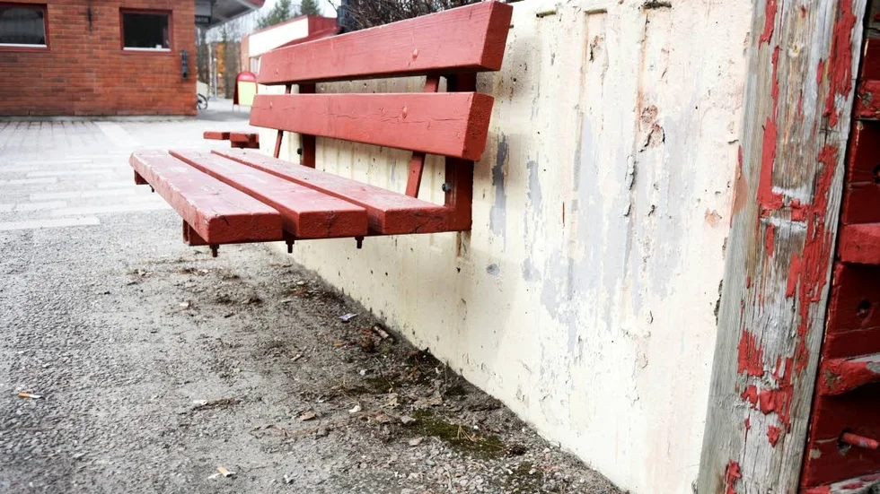 Förfall. Underhållet på Porsön är eftersatt och röster har länge höjts för att stadsdelen ska rustas för att bli en modern del av ett växande Luleå. Nu ska kommunen ta fram en utvecklingsplan.