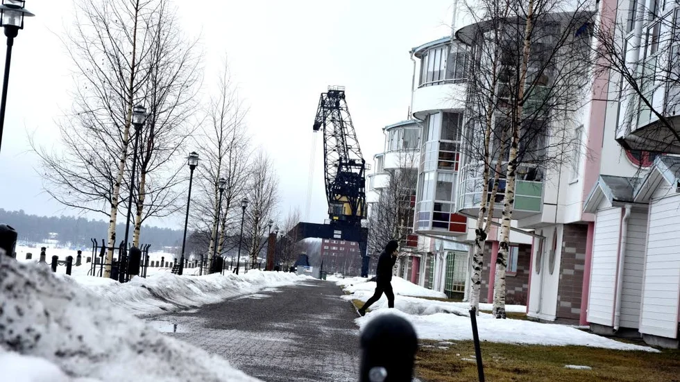 Trafikfara. Bilföraren jagades på gångbanan vid Södra hamn.