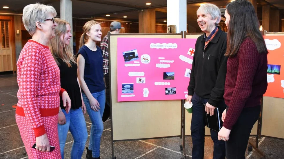 FRAMTIDEN. Kristina Zakrisson, Lina Lantto, Miriam Ekhorn, Lennart Lantto och Elsa Tannerdal pratade om Kirunas framtid i stadshuset.
