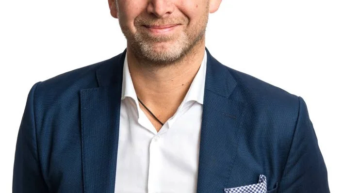 VD. Northvolt AB leds av Peter Carlsson, VD.