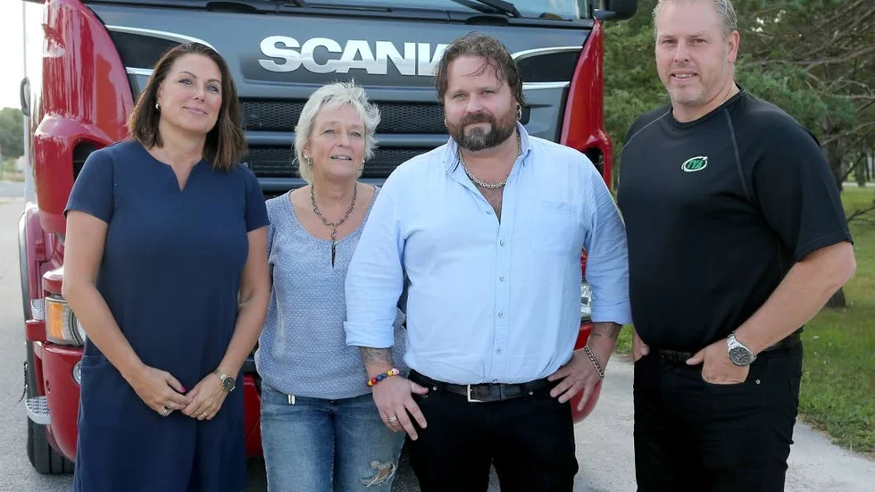 Pernilla Blomkvist, Lena Gisslander, David Tunell och Mathias Jägergren är alla måna om att förarutbildningen ska bli så bra som möjligt. Branschen behöver fler unga förare.