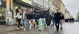 Mycket glädje när studenternas mössor sattes på: "Startskottet för den kommande studentdagen"