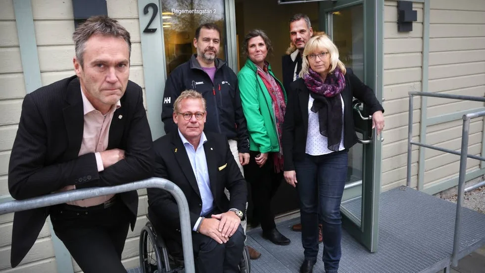 Stramare tyglar. Lars Thomsson (C), Johan Thomasson (L), Stefan Wramner (M) och Eva Nypelius (C) anser att Region Gotland behöver spara betydligt mer än majoriteten. De föreslår besparingar på ytterligare 50 miljoner kronor.