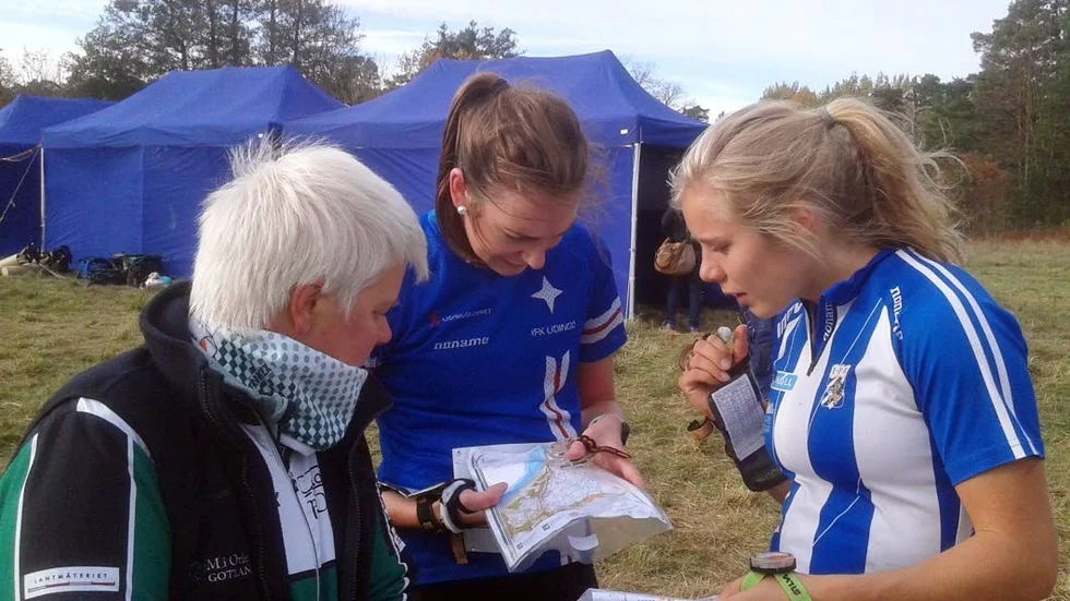 Damelit. Helena Karlsson, IFK Lidingö och Sara Hagström, IFK Göteborg, etta och tvåa på söndagens medeldistans.