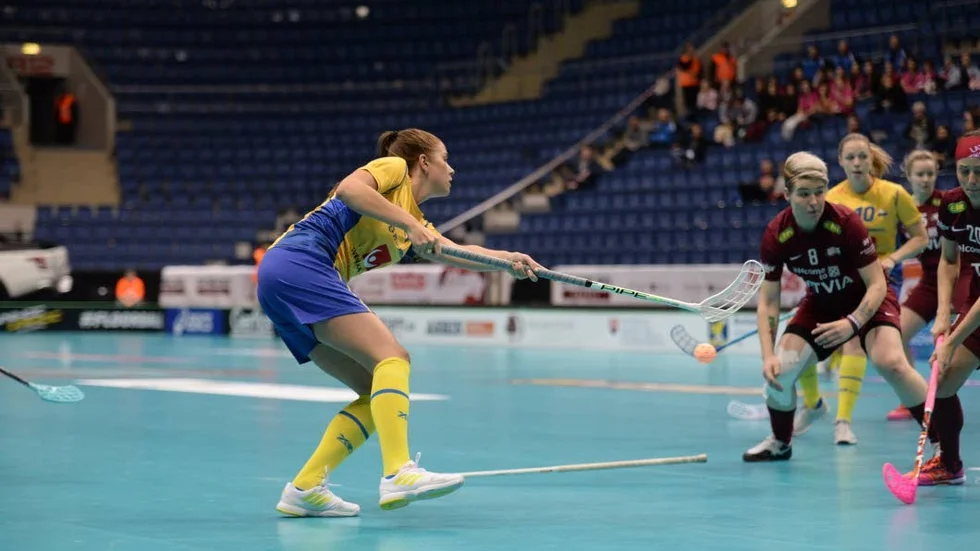 MÅLSKYTT. Sara Steen fick till slut med ett mål i kvartsfinalkrossen när hon gjorde 20_0 i den slutliga 21–0-segern.