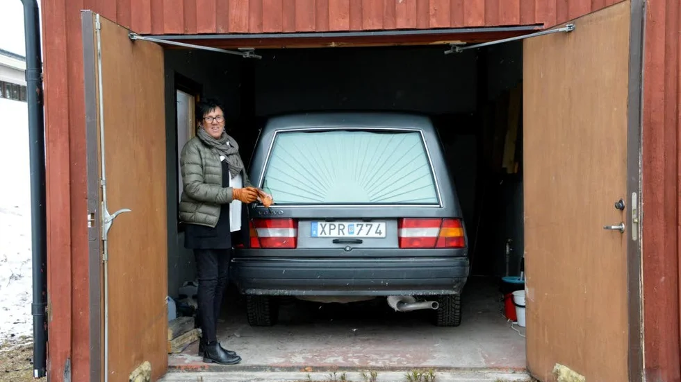 Eva Karlberg har det yttersta ansvaret för Arjeplogs begravningsbyrå och är inblandad i det mesta som har med begravningar att göra.