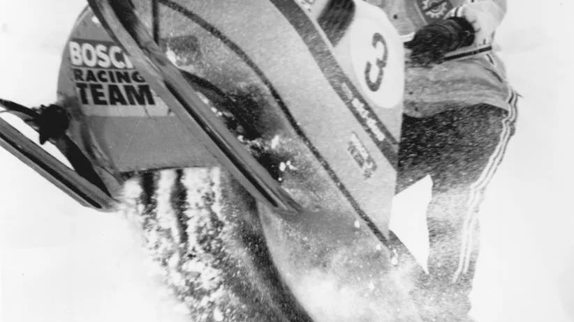 The Flying Swede, Dan ”Dade” Öberg in action. 19 år gammal blev Dan ”Dade” Öberg Sveriges första proffsförare i USA/Kanada.