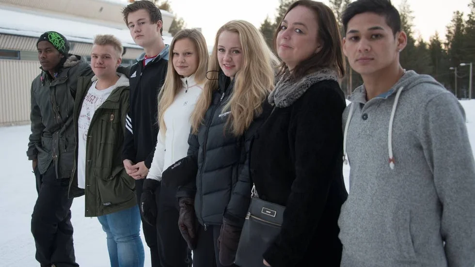 Den 29 december lämnade Abbas Arizada, närmast, Camilla Freedman, Andrea Ask, Vilma Landström, Kasper Ask, Ola Karlsson Eriksson och Ahmed Muse Arvidsjaur för att göra en studieresa med Sandbackaskolans kulturgrupp till Rwanda i Afrika.