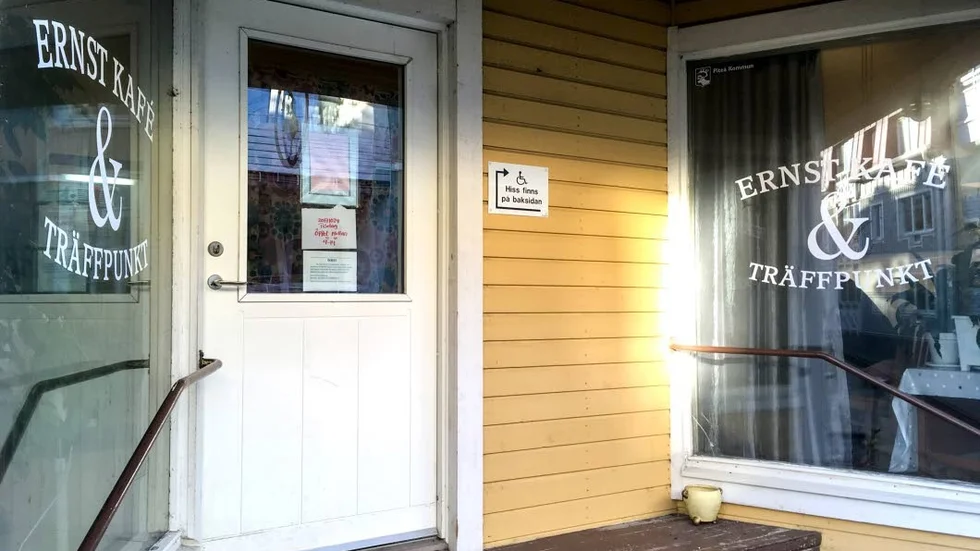 Ingen verksamhet. Träffpunkten Ernst kafé slår igen i dagarna och håller sedan stängt under hela sommaren. Något som drabbar en utsatt målgrupp.