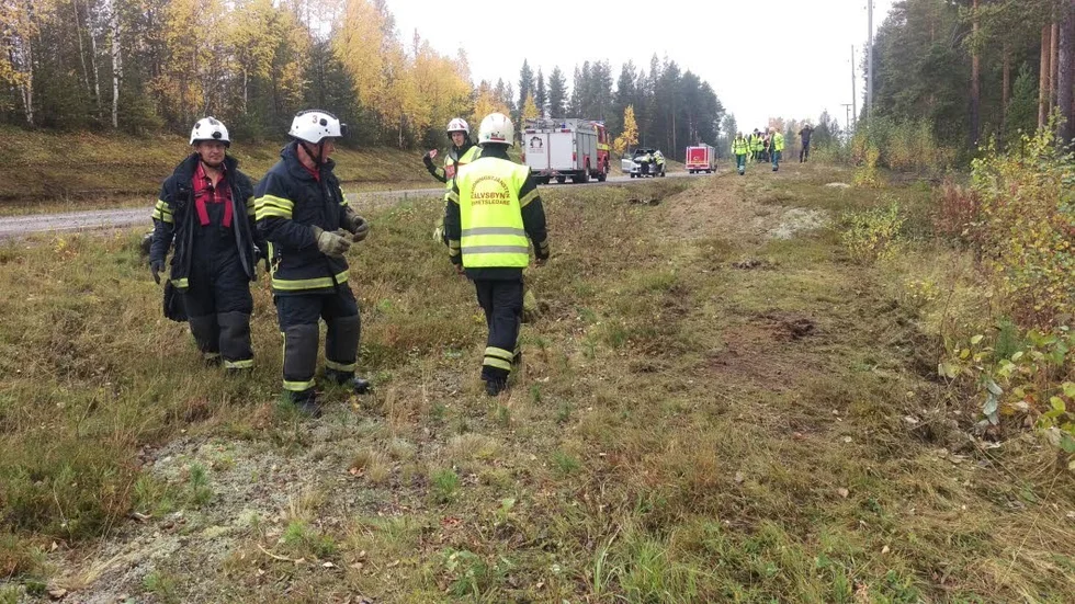 Olycka inträffade när en av bilarna skulle köra om en bil som skulle svänga.