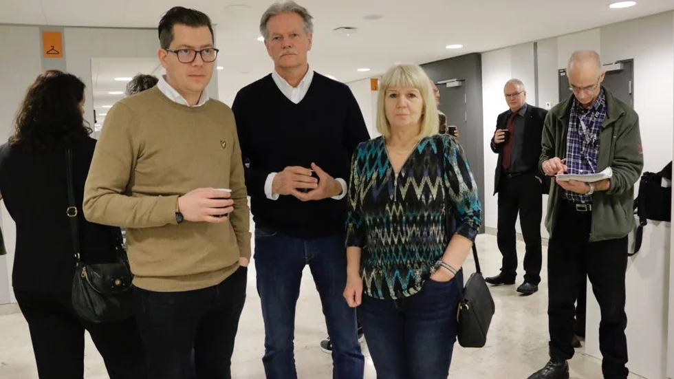 Familjen. De förlorade en älskad son och bror i kalkolyckan. Nu hoppas Peter, Lars-Erik och Eva Löfroth få ett avslut i och med rättegången, men än fem år efter händelsen.