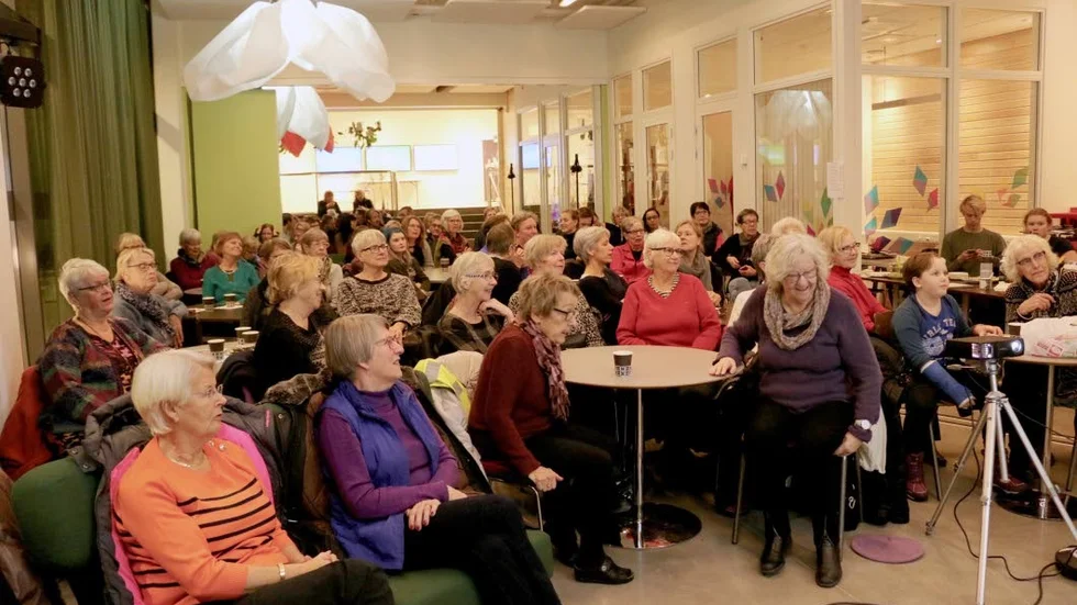 Kulturevenemang. Det var fullsatt på Kaleido under Anna Charlotta Gunnarssons föreläsning i mitten av november. Arrangör var Kulturföreningen Ordmån som nu beviljats ett årsbidrag.